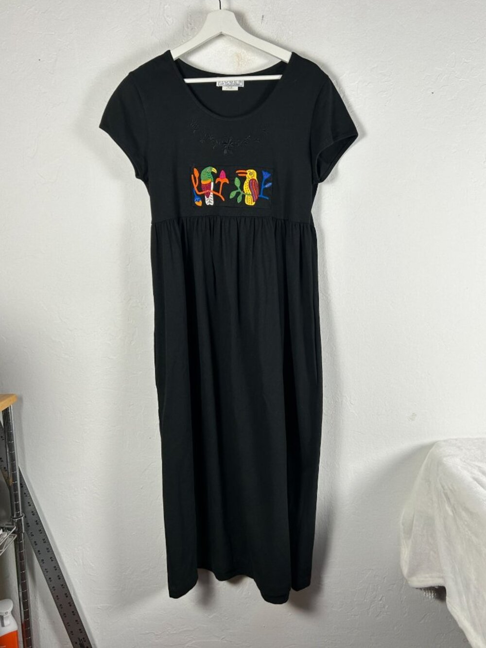 Robes of California Embroidered Birds Short Sleeve Maxi Dress XS Black Art Wear